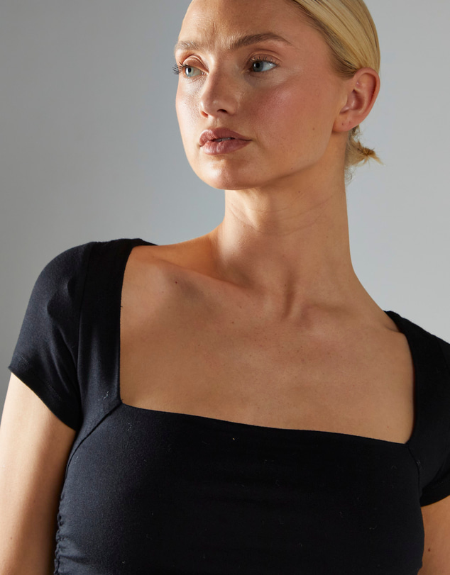 Glamorous - Square Neck Ruched Maxi Dress
