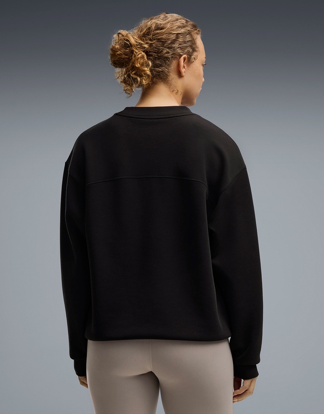 Puma - CLOUDSPUN Relaxed Crew Neck Top - Women