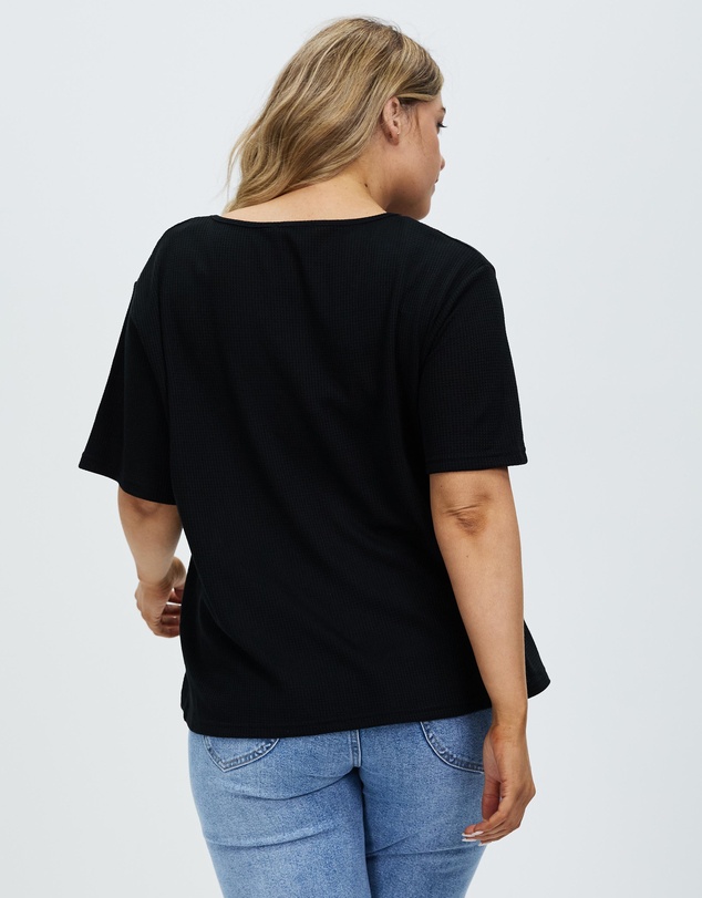 Atmos&Here Curvy - Sasha Waffle V-Neck Tee