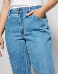 Commonry - The High Rise Crop Girlfriend Jean