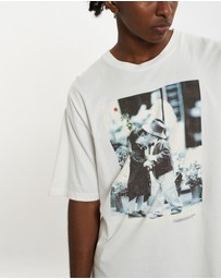 Vintage by The Real Deal - Pre Loved - 90s Kim Anderson Heartworks Photograph Tee
