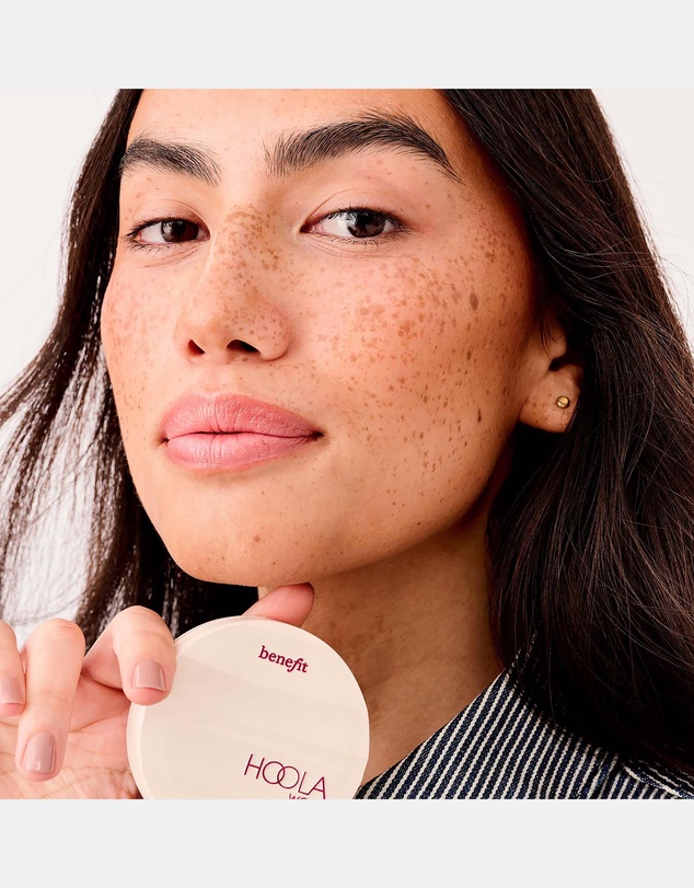 Benefit Cosmetics - Hoola Wave Bronzing Balm