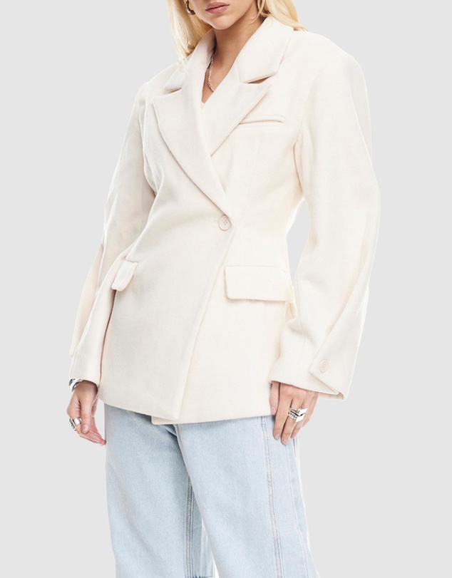 Lioness - Heart Shaped Coat - ICONIC EXCLUSIVE