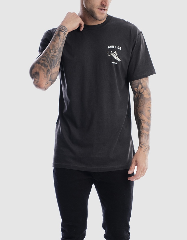 DVNT - High Tee