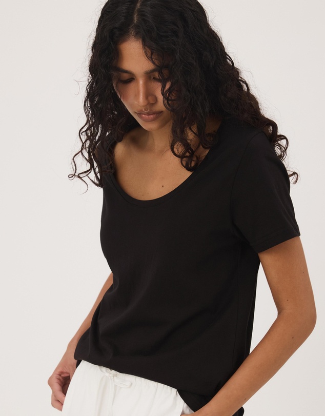 Atmos&Here - Organic Cotton Scoop Neck Tee
