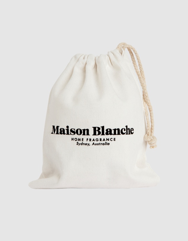 Maison Blanche - 001 Cotton & Chamomile - Medium Candle