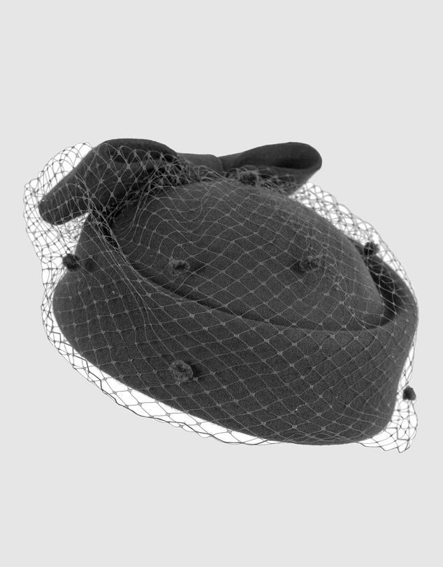 Max Alexander - Felt Pillbox Hat With Veil