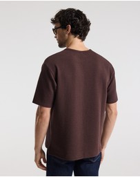 Calibre - Loose Fit Crinkle T-shirt Bourbon
