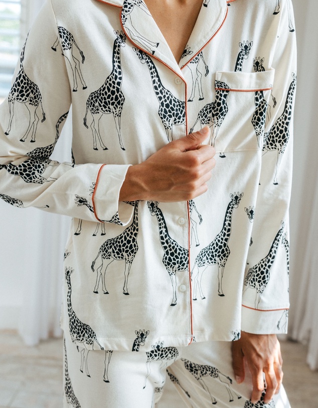 Chelsea Peers - Organic Cotton Giraffe Print Long Pyjama Set