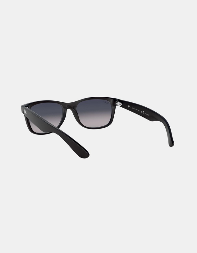Ray-Ban - New Wayfarer Classic Polarised RB2132