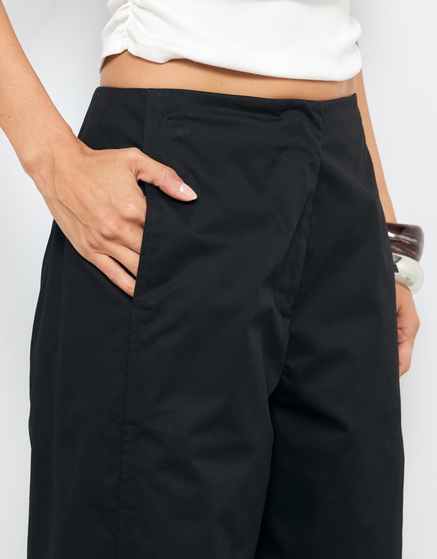 AERE - Organic Cotton Barrel Leg Trousers