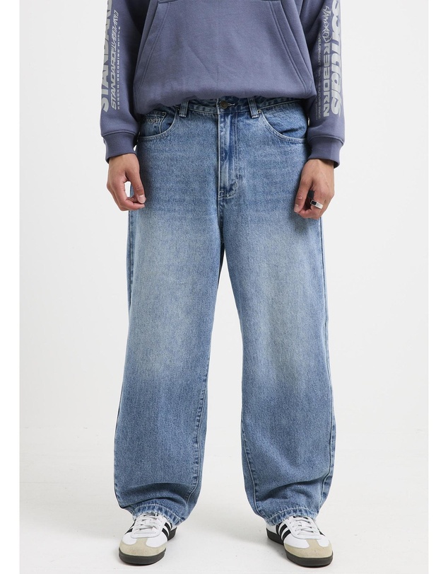 Standard - Universe Denim Jeans
