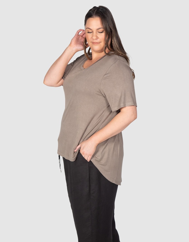 Love Your Wardrobe - Kelly Dipped Hem T-shirt