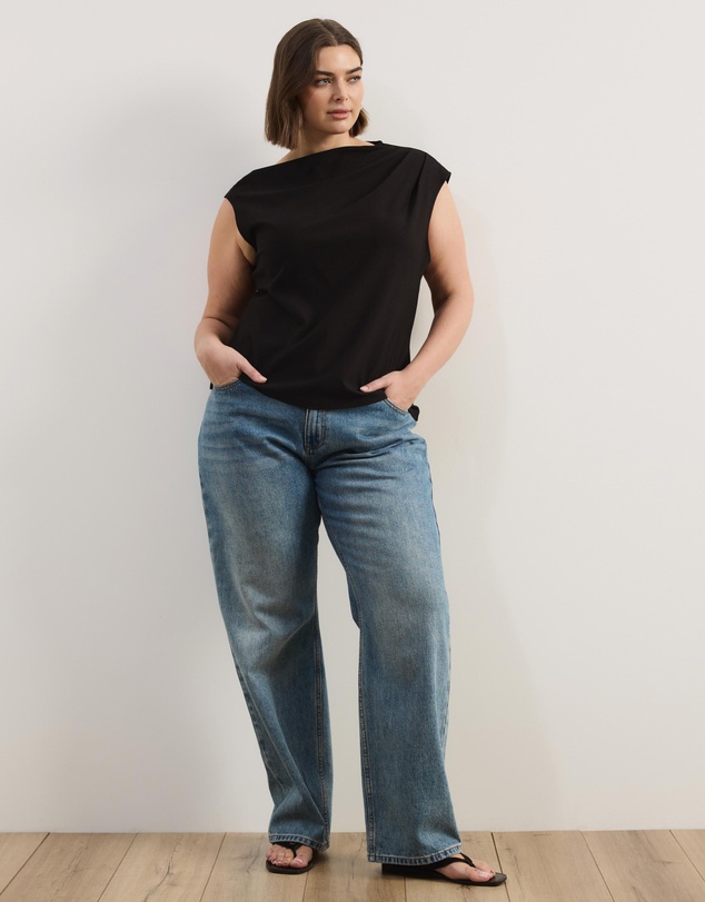 Atmos&Here Curvy - Amaris High Neckline Top