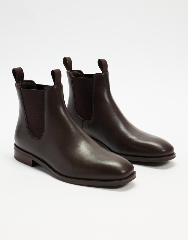 AERE - Leather Chelsea Boots - Men's