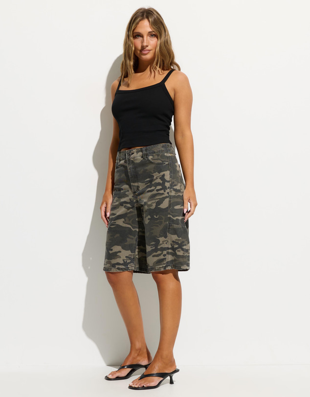 Dazie - Austin Mid Rise Camo Barrel Jorts