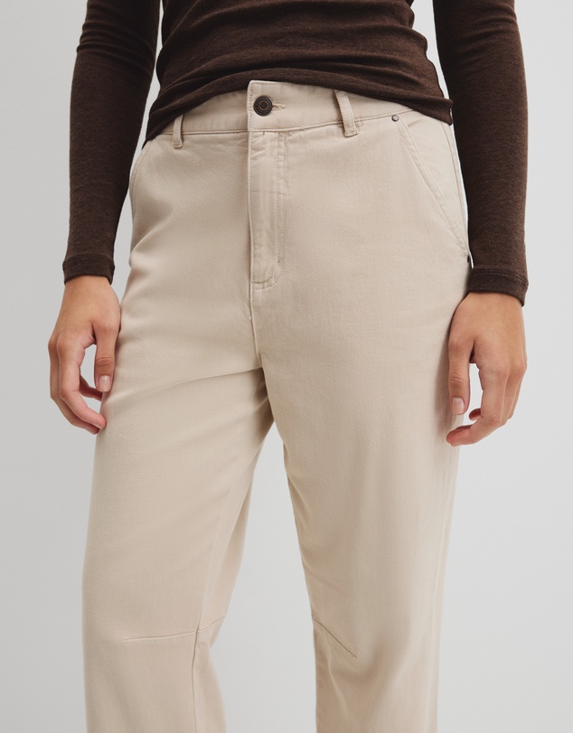 Country Road - Crop Curve Jean