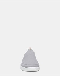 Vionic - Malibu Slip-On Sneaker - Light Grey