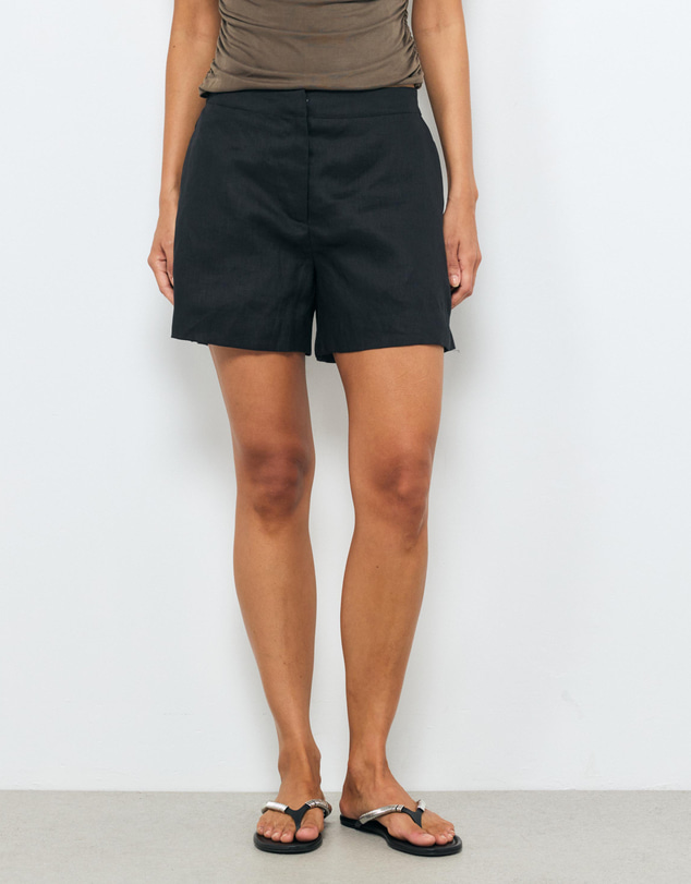 AERE - Tailored Linen Shorts