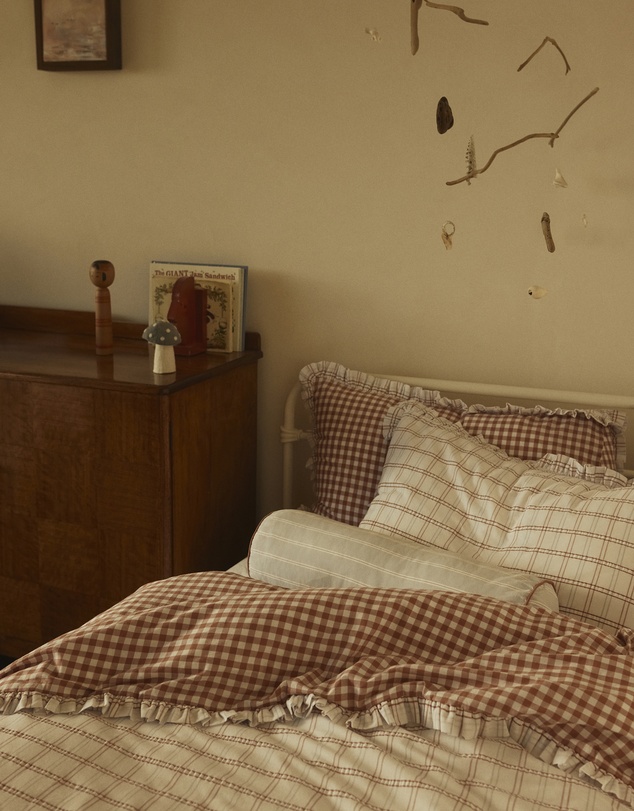 Country Road - Holly Standard Pillowcase Pair