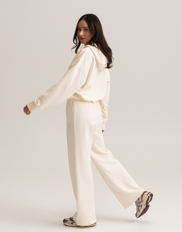 HyperLuxe The Label - Logo Embroidered Straight Leg Sweatpants