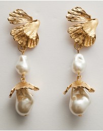 Moira Hughes - The White Label - Illona Flower Pearl Earrings