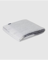 St Albans - Mohair Throw Ghost