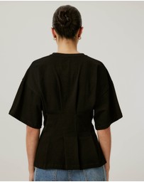 Calli - Tucked T-Shirt
