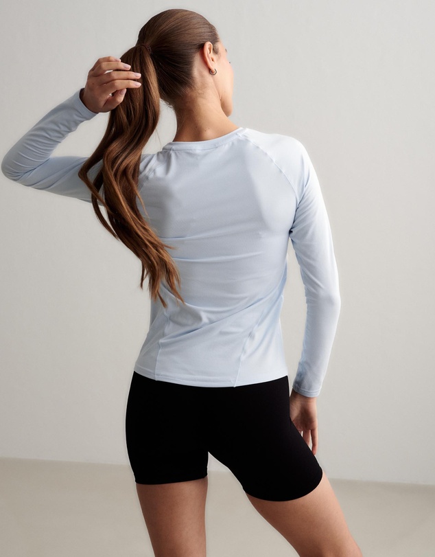 Aim'n - Soft Basic Long Sleeve T-Shirt