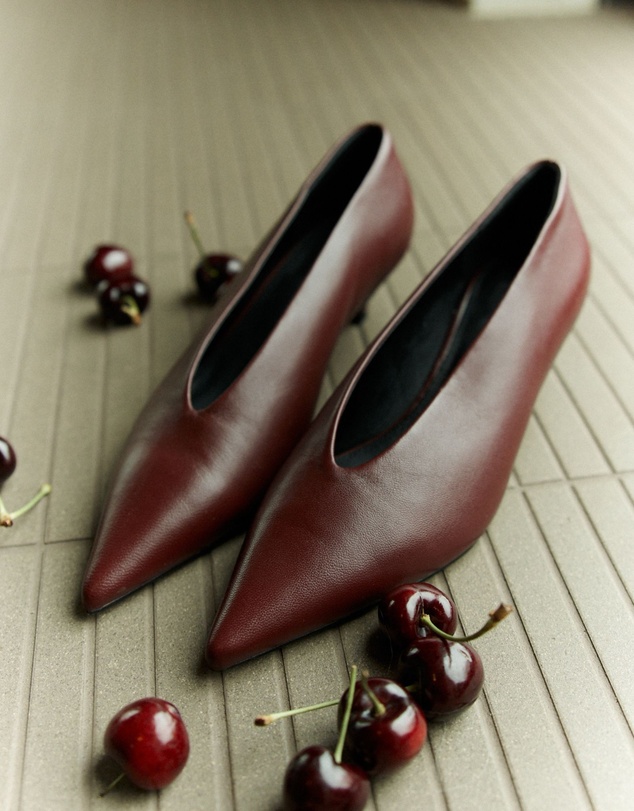 Siren - Flynn Point Toe Pumps