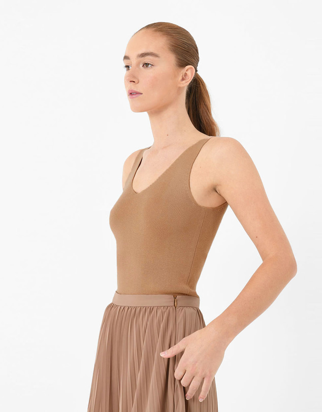 Forcast - Shiloh V-Neck Top