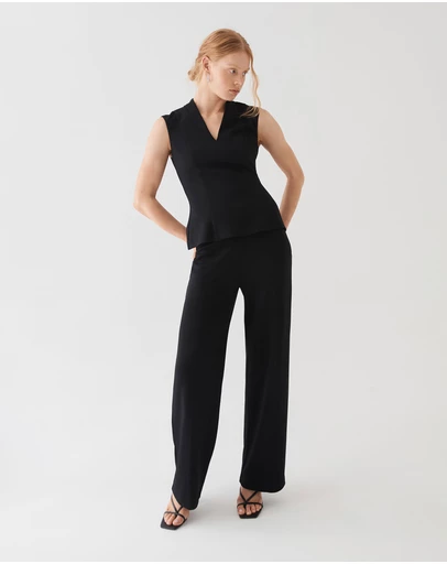 Forcast - Juno V-Neck Ponte Top