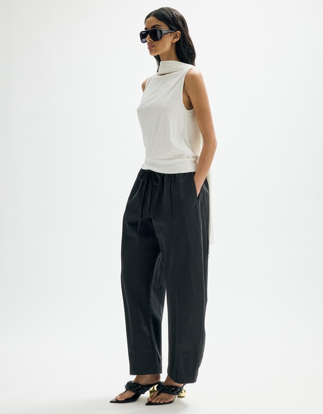 Minima Esenciales - Emra Scarf Tank Top