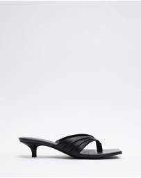 Atmos&Here - Tilly Square Toe Thong Leather Kitten Heels