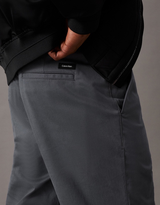 Calvin Klein - Slim Chinos