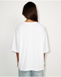 Dazie - Ibiza Oversized Graphic Tee