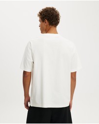 Cotton On - Box Fit Premium Music T-Shirt