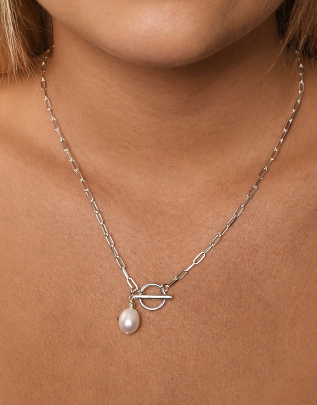 Von Treskow - Fine Clip Chain Necklace with Oval Pearl
