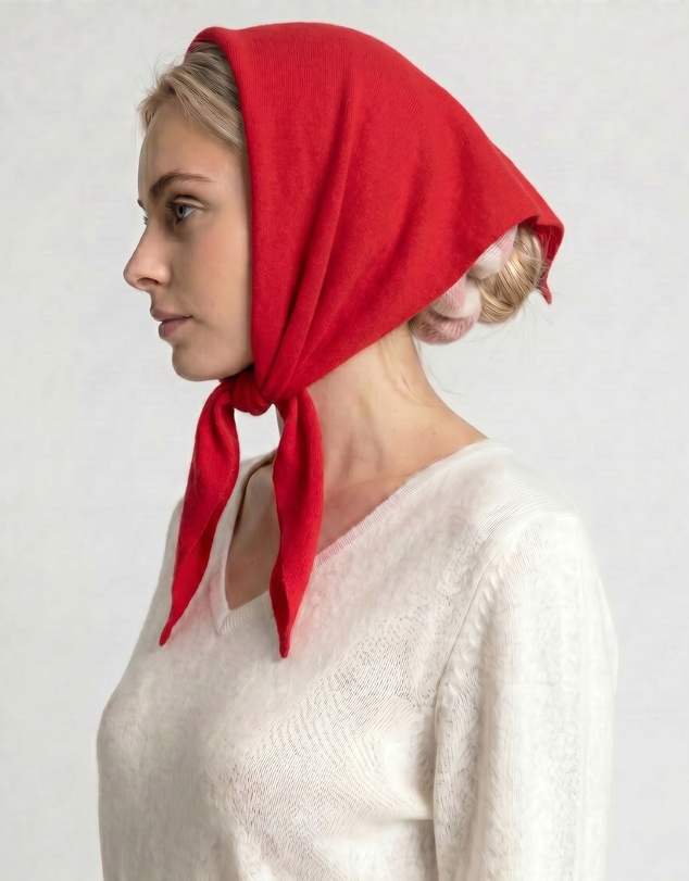 SILK MAGNOLIA - Cashmere Triangle Scarf