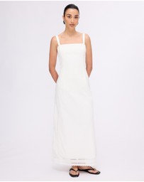Minima Esenciales - Daphne Embroidered Midi Dress