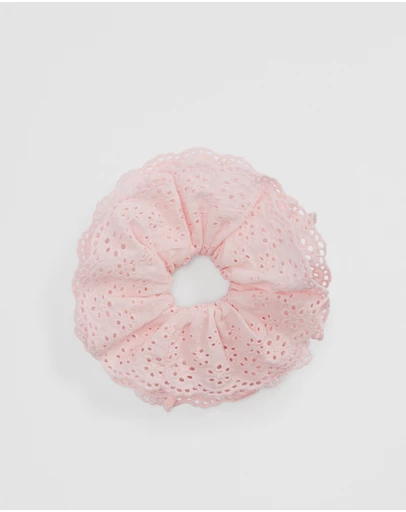 Country Road - Lace Scrunchie