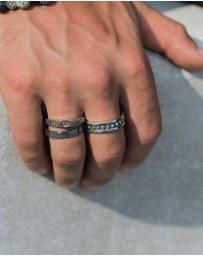 Kuzzoi - ICONIC EXCLUSIVE - Hammered Band Ring in Oxidised 925 Sterling Silver
