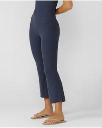 Lorna Jane - Irresistible Luxe Active Rib Cropped Yoga Pants
