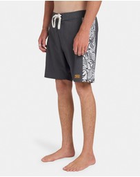 RVCA - Mens Exotica 17