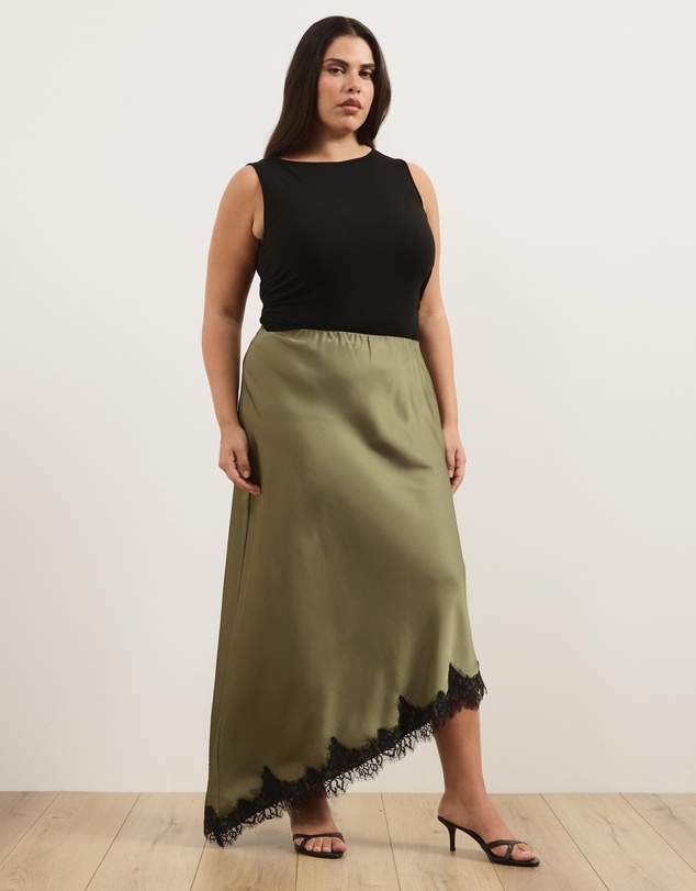 Atmos&Here Curvy - Leoni Asymmetric Lace Satin Skirt