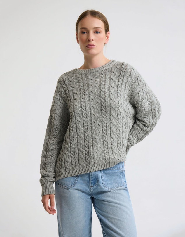 Oxford - Evie Cable Knit Crew Neck