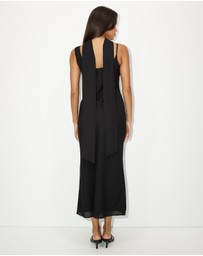 Dazie - Esme Chiffon Neck Scarf Midi Dress