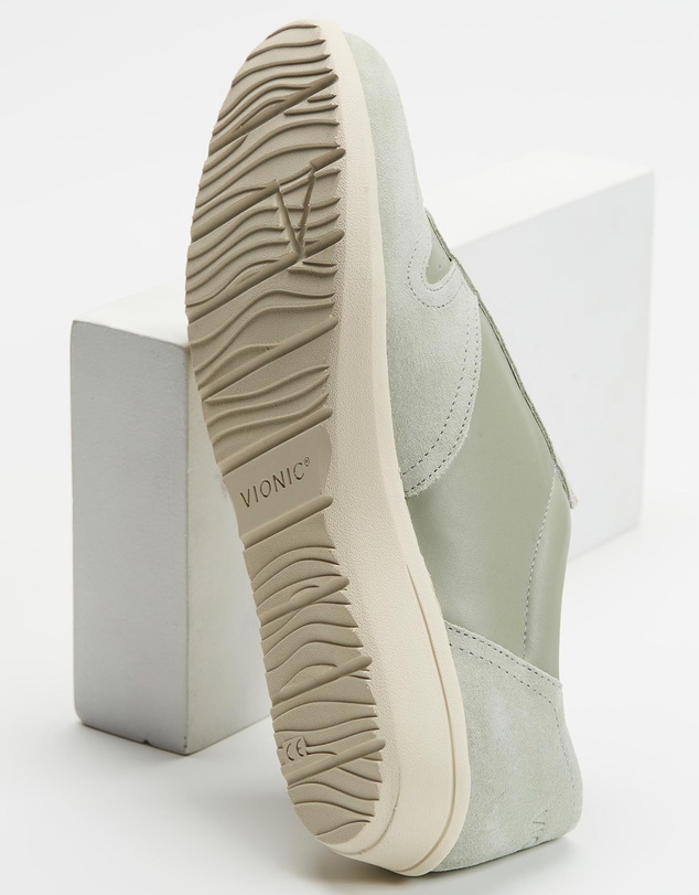 Vionic - Karigan Sneaker - Sage