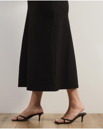Atmos&Here Curvy - Freya V-Neck Ponte Midi Dress