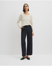 Country Road - Lightweight Merino Wool V-neck Knit